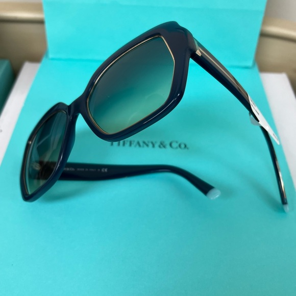 🔴Authentic TIFFANY & CO  T Design Collection Navy Sunglasses 🔴 - Picture 5 of 10